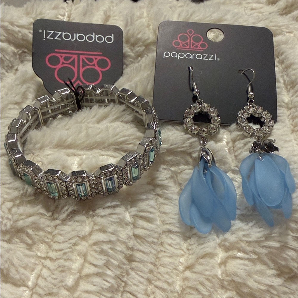 NWT Silver/Blue Bracelet & Earrings Set(Last Set)